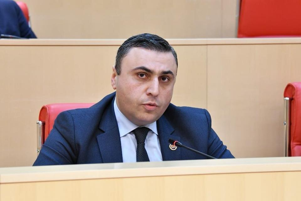 დავით მათიკაშვილი „ნაციონალური მოძრაობის“ ყრილობაზე: საზოგადოებამ ძალიან კარგად იცის, რომ ეს არის ჩვეულებრივი ტაკიმასხარობა და უცხოეთიდან საკუთარი მბრძანებლების წინაშე პოზიორობა”