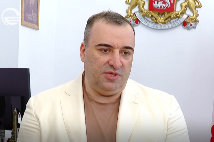 რატი იონათამიშვილი