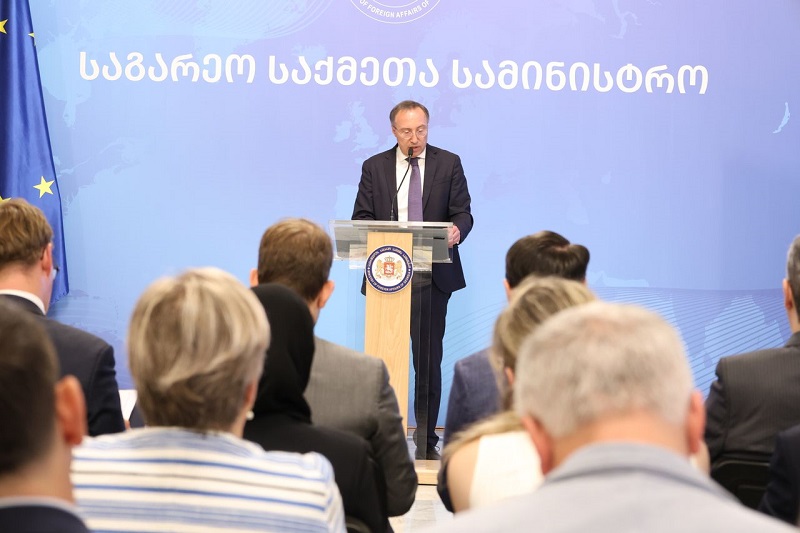 საგარეო საქმეთა მინისტრის პირველი მოადგილე, გიორგი ზურაბაშვილი თბილისში აკრედიტებულ დიპლომატიურ კორპუსს შეხვდა