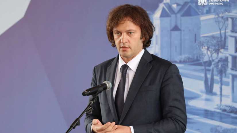 ირაკლი კობახიძე: “ჩქაროსნული ავტომაგისტრალების მშენებლობა მნიშვნელოვანია როგორც სოციალური თვალსაზრისით, ისე განსაკუთრებული დატვირთვა აქვს ეკონომიკურ ჭრილში, ჩვენი ერთ-ერთი უმთავრესი მიზანია სატრანზიტო ფუნქციის განვითარება და ამ კუთხით ჩქაროსნული ავტომაგისტრალები ძალიან მნიშვნელოვან როლს ასრულებს”