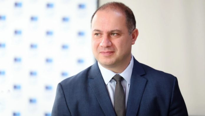 givi-miqanadze_w_h