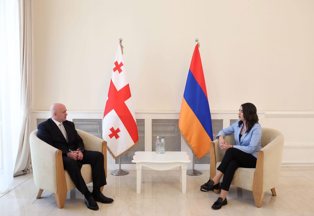 სომხეთის შს მინისტრი არპინე სარგსიანი საქართველოში ოფიციალური ვიზიტით ჩავიდა